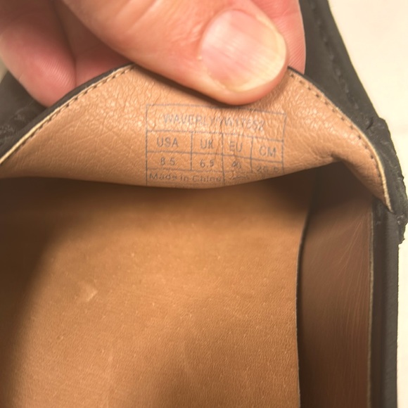 Vionic Loafer Black suede - Picture 9 of 9